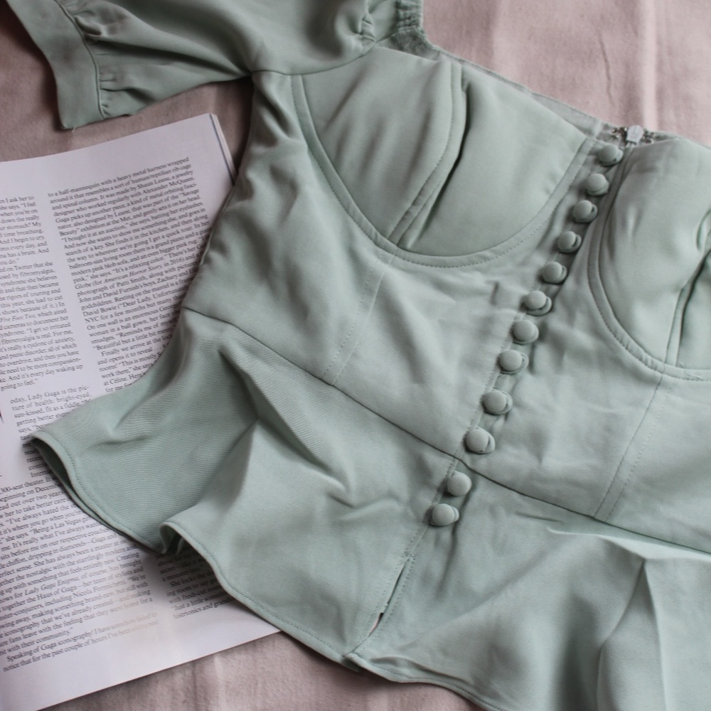 🚨//The Penelope// Sage ruffle crop top - Picture 6 of 8